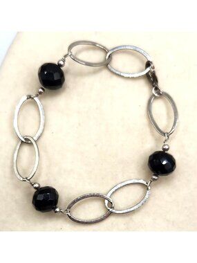 Silver Tone Oval Link Bracelet With Faceted Glass Beads